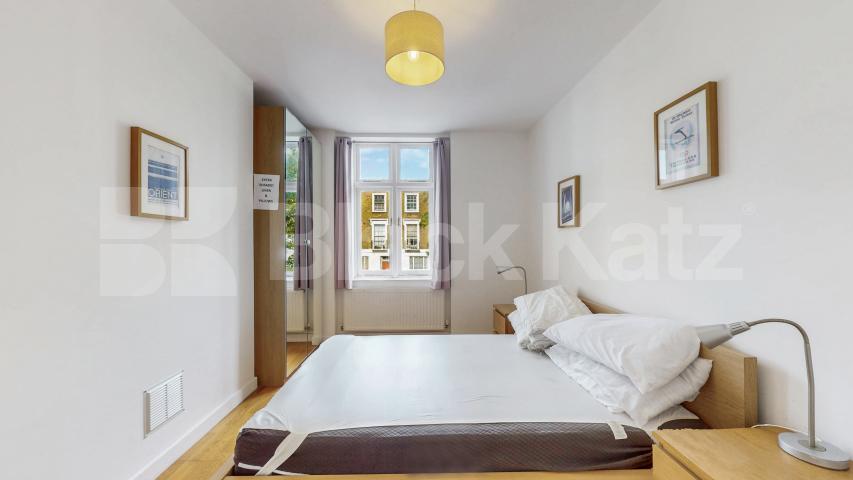 Refurbished Refurbished Two Bedroom Flat in Elegant Period Conversion Rochester Road, Camden
